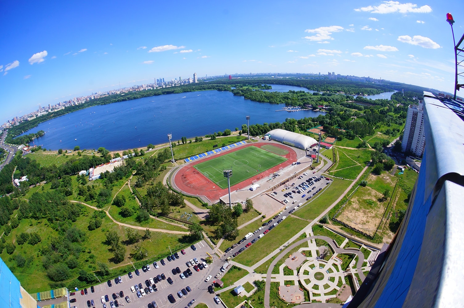 Крыша у залива